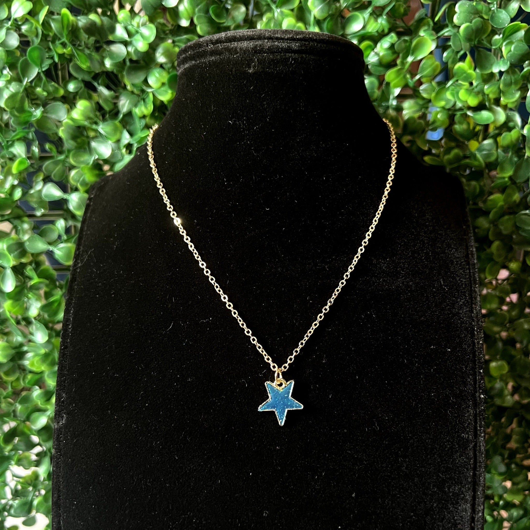 Carved Jae Star Gold Pendant Necklace - Bleu & Co