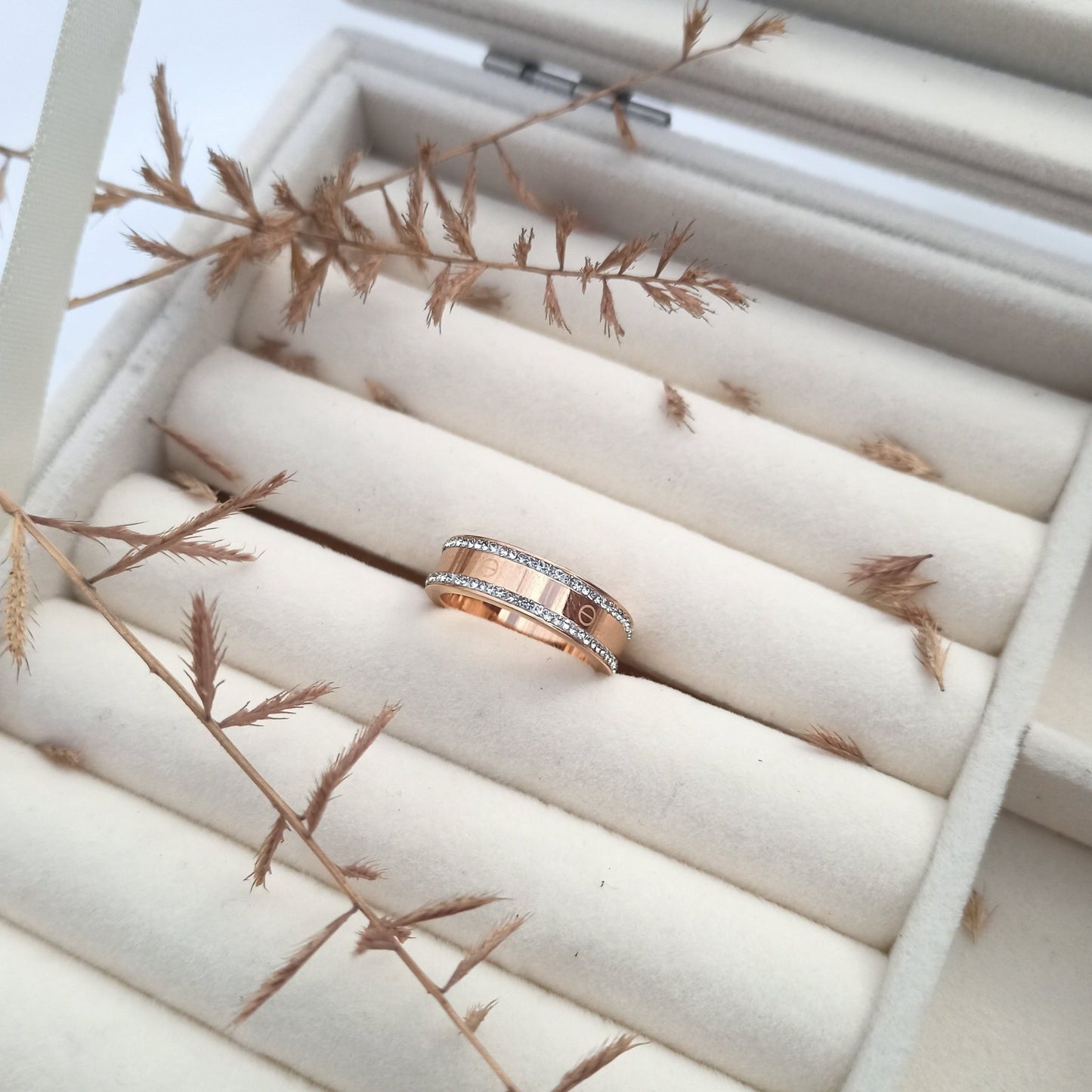 Cret Crystal Ring - Zenee-Rings