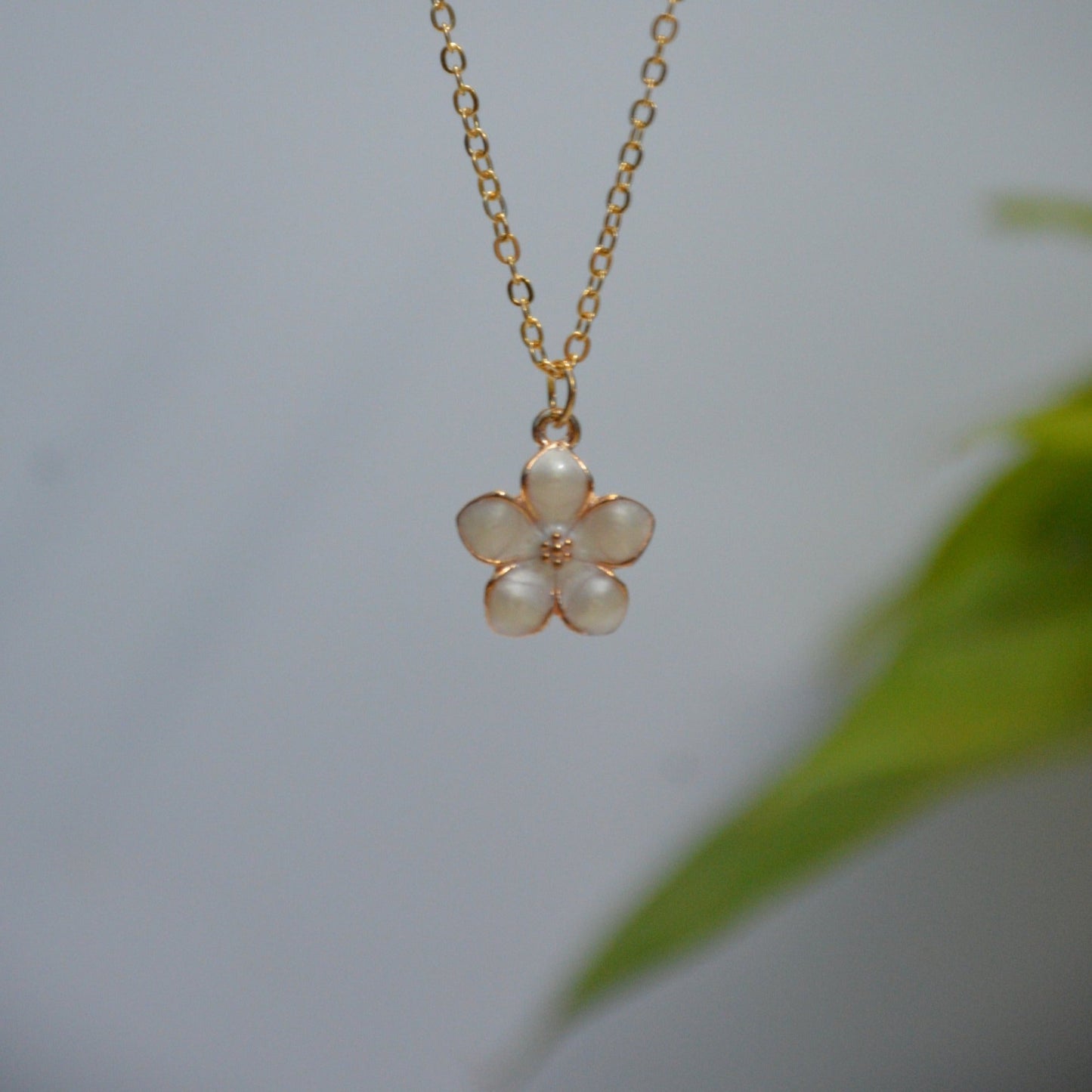Flower Pendant Necklace - Zenee.in-Necklaces