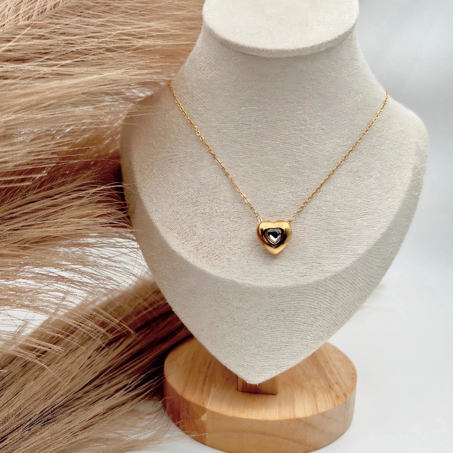 Amora Crystal Heart Pendant Necklace - Zenee - Necklaces