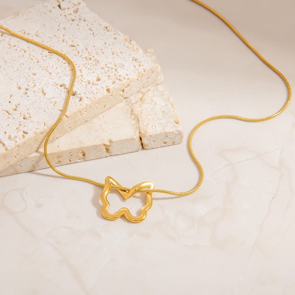 Aurelia Butterfly Necklace - Zenee - Necklaces