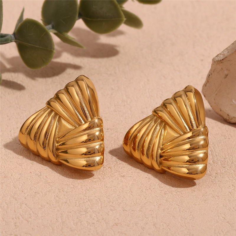 Aurelia Shell Studs - Zenee - Earrings