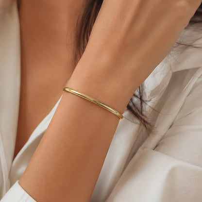 Aurelia Sleek Bangle - Zenee - Bracelets