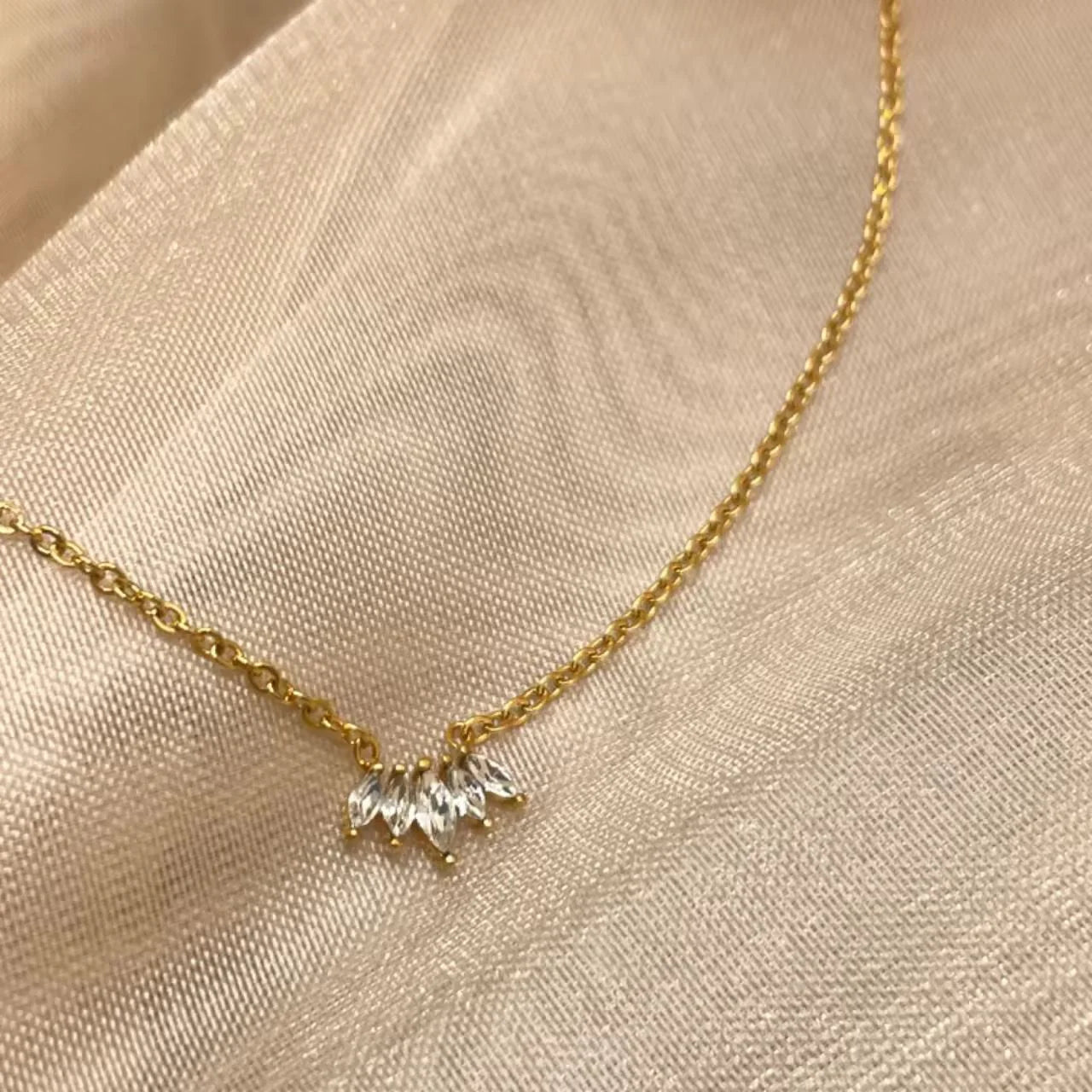 Aurielle Marquise Necklace - Zenee - Necklaces