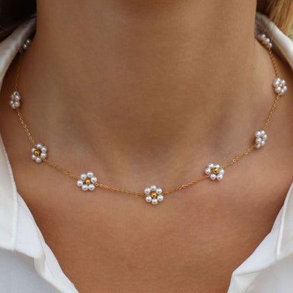 Daisy Pearl Whisper Necklace - Zenee - Necklaces