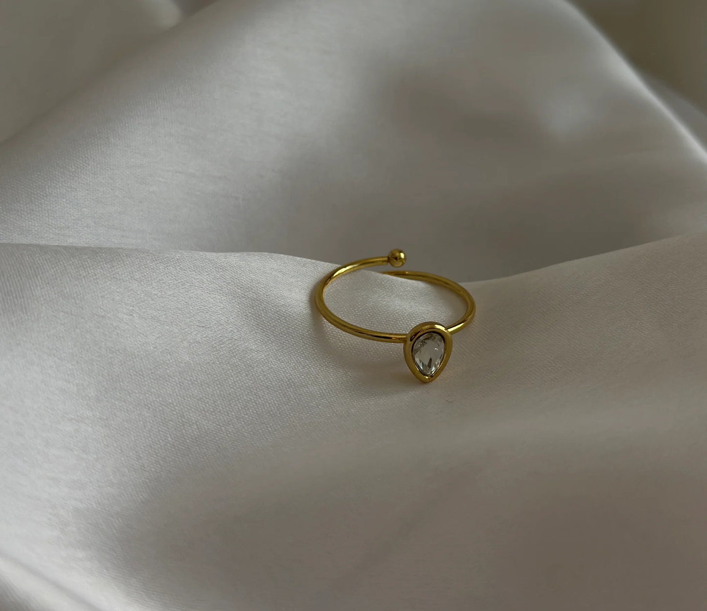 Elara Drop Ring - Zenee - Rings