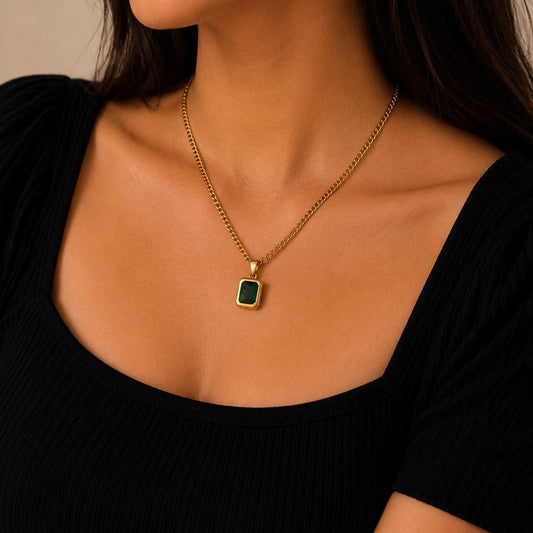 Emerald Aura Pendant Necklace - Zenee - Necklaces
