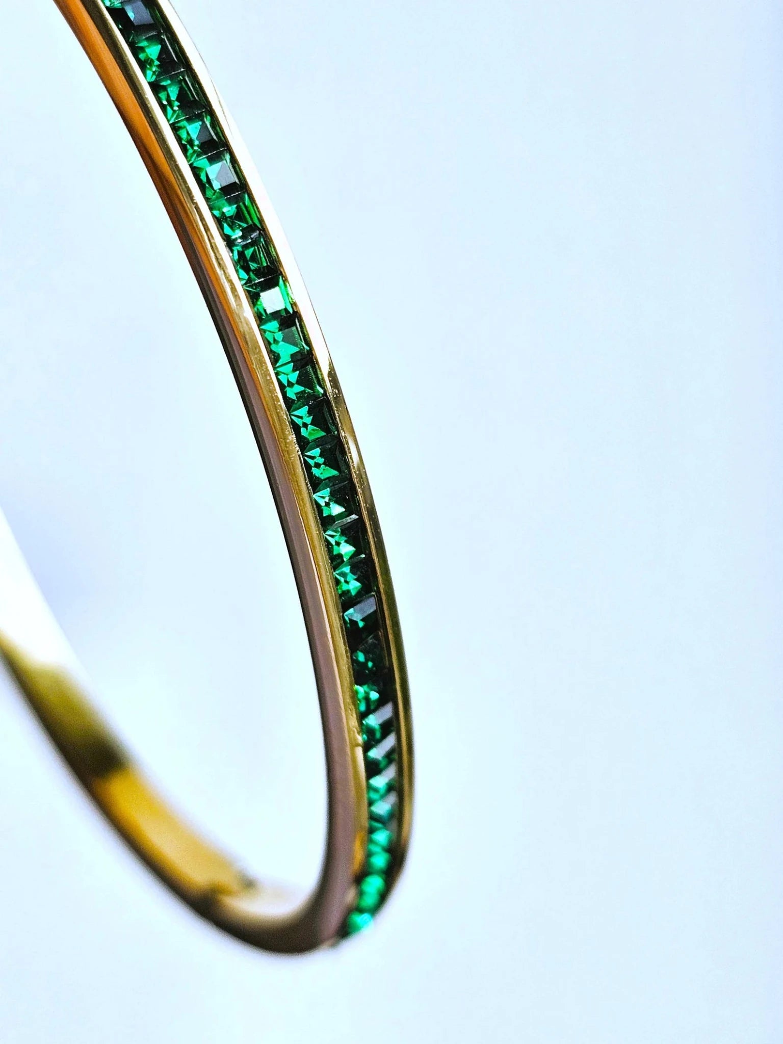 Emerald Luxe Line Bangle - Zenee - Bracelets