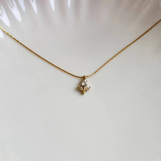Ivory Bloom Necklace - Zenee - Necklaces