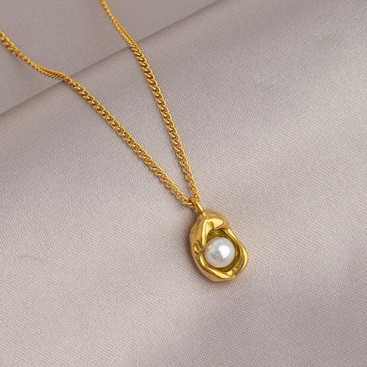 Lumina Pearl Medallion Necklace - Zenee - Necklaces