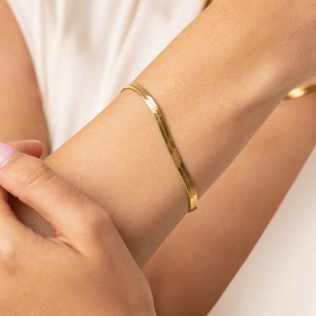 Luna Herringbone Bracelet - Zenee - Bracelets