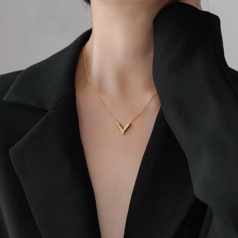 V Pendant Necklace - Zenee - Necklaces