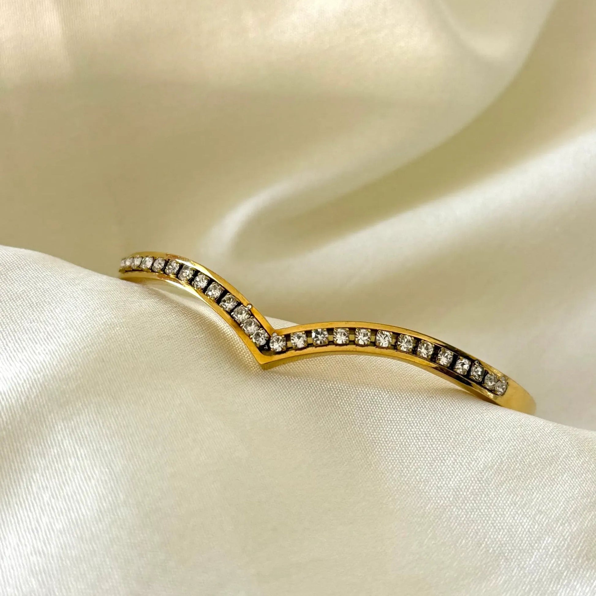 Vera V Cuff Baby Bracelet - Zenee - Bracelets