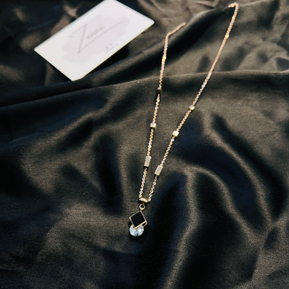 Rho Cubic Necklace