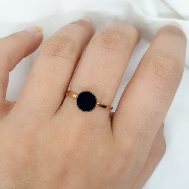 Arzoo Small Black Ring - Zenee-Rings