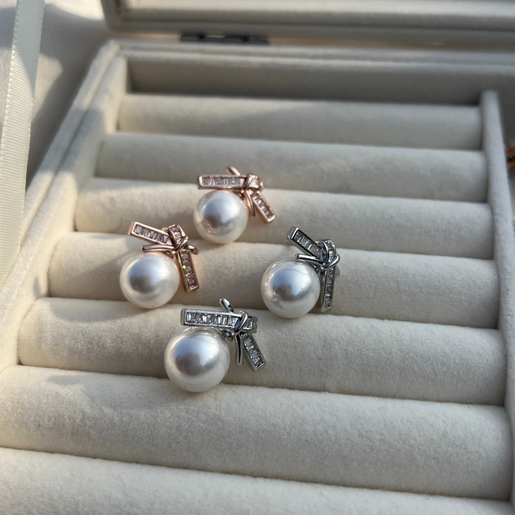 Chia Pearl Studs - Zenee-Earrings