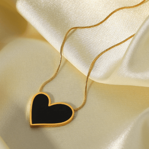 Elsa Black Heart Pendant Necklace - Zenee.in