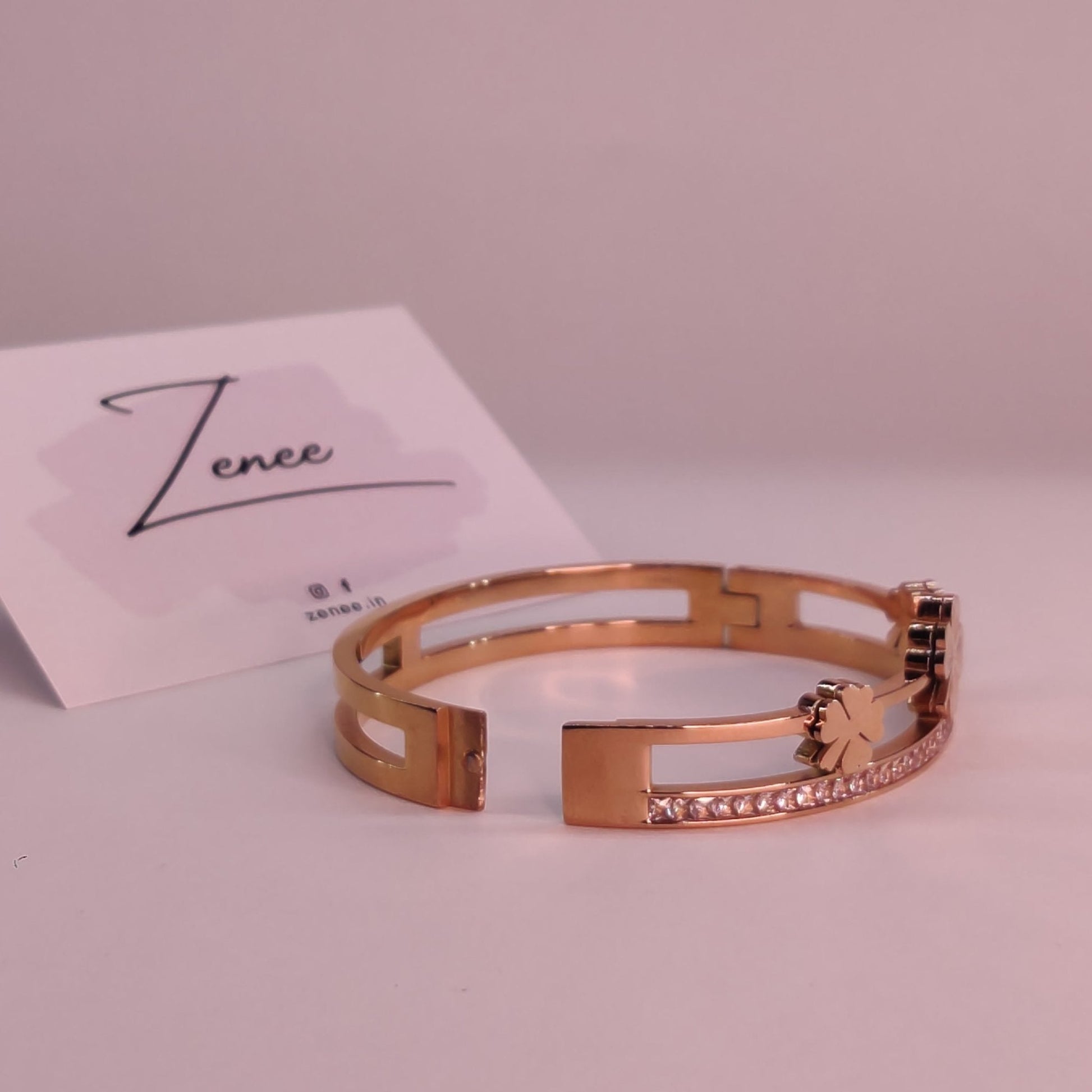 Evie Daisy Bracelet - Zenee.in-Bracelets