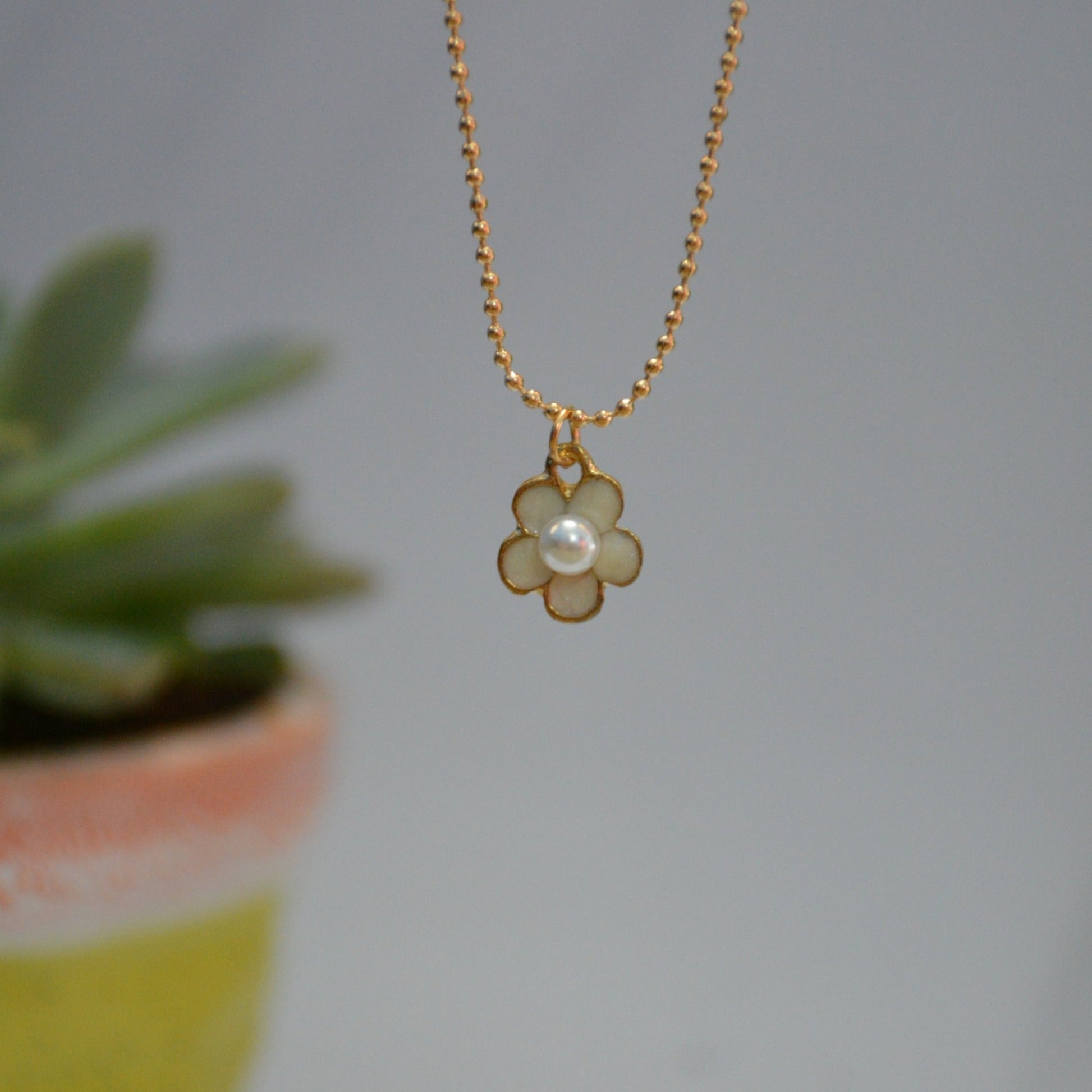 Flower with Pearl Pendant Necklace - Zenee.in-Necklaces